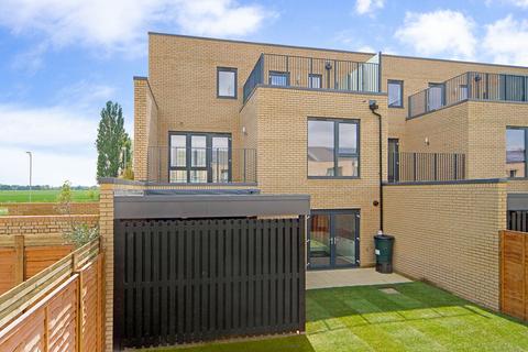 3 bedroom end of terrace house to rent - Southwell Drive, Trumpington, Cambridge
