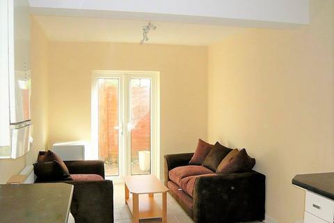 3 bedroom house to rent, North Road, Cathays, Cardiff