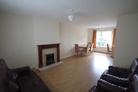 3 bedroom end of terrace house to rent, Peach Ley Road, Selly Oak, B29