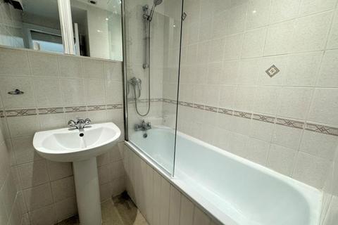 2 bedroom flat to rent, ETCHINGHAM PARK ROAD, FINCHLEY, N3