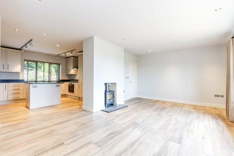 4 bedroom detached house to rent, Bath Road, Colerne, Chippenham, Wiltshire, SN14