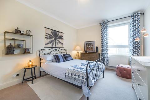 2 bedroom flat to rent, Brittany House, 261 Upper Richmond Road, London