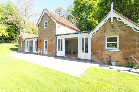 2 bedroom cottage to rent - Linton Park