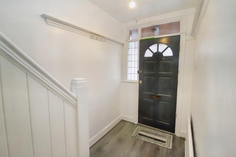 2 bedroom terraced house to rent, Crownhill Road, Woodford Green