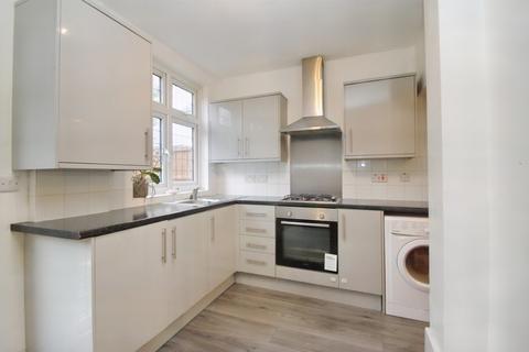 2 bedroom terraced house to rent, Crownhill Road, Woodford Green