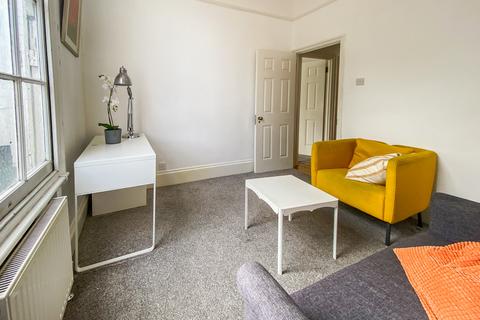 1 bedroom flat to rent, Caledonian Road,  Islington, N1