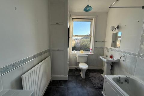 3 bedroom semi-detached house to rent, Langley Avenue, Somercotes,
