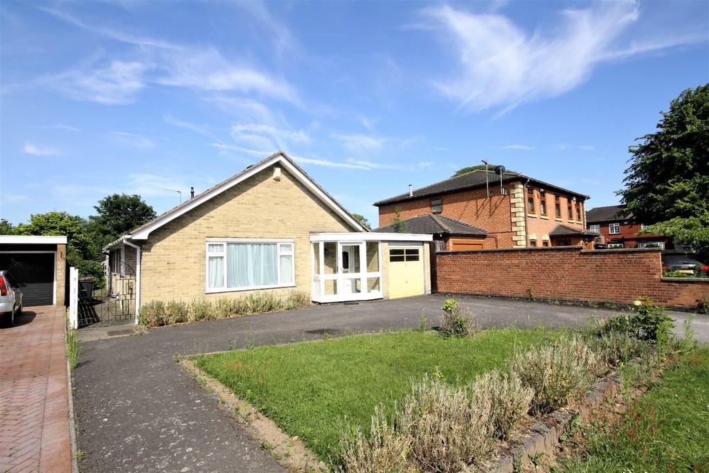Magyar Crescent, Whitestone, Nuneaton 3 bed detached bungalow £299,950