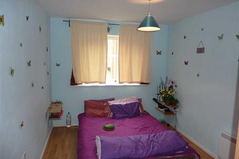 2 bedroom flat for sale, Culpepper Close, London