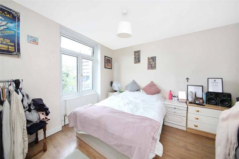 3 bedroom flat to rent, Deptford High Street, London, SE8