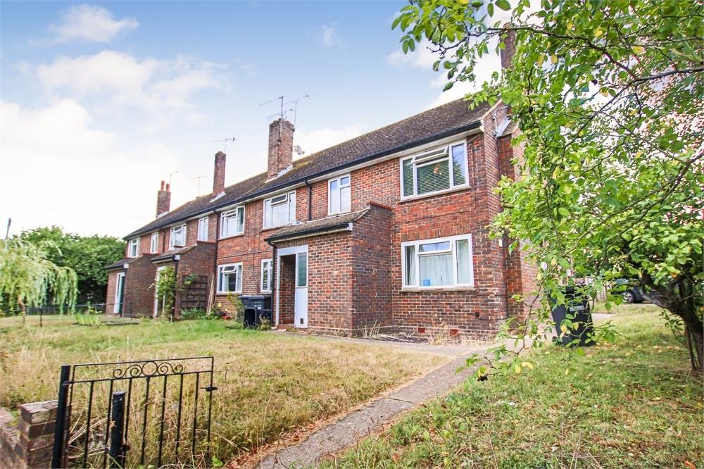 Imberhorne Lane, East Grinstead, West Sussex 3 bed flat £289,950