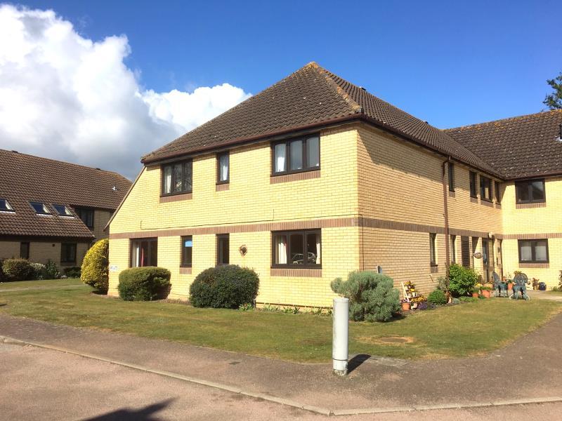 THE PADDOCKS, MARTLESHAM HEATH Studio £460 pcm (£106 pw)