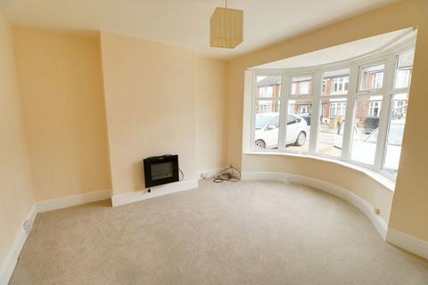 3 bedroom terraced house to rent - Westfield Road, Hull