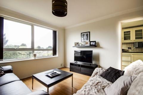 2 bedroom flat for sale - Lincoln Road, Enfield