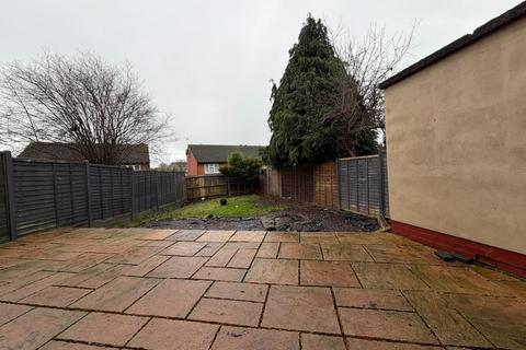 3 bedroom semi-detached house to rent, Blissett Road, New Parks, Leicester LE3