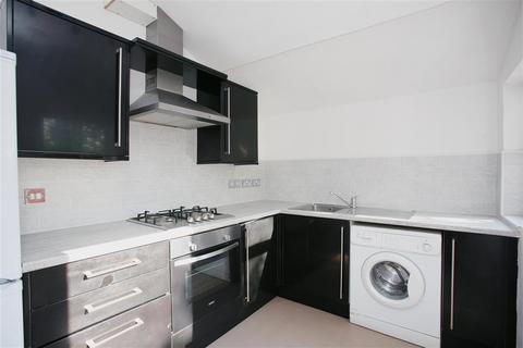 2 bedroom apartment to rent, Kingswood Road, Goodmayes, Ilford