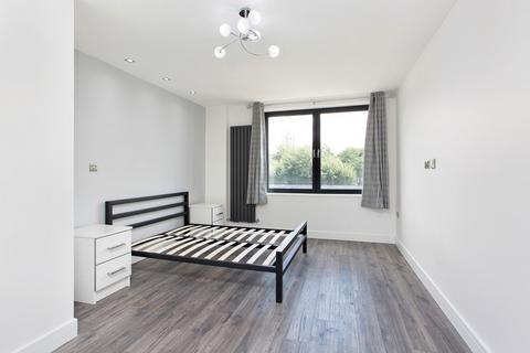 2 bedroom apartment to rent, Copperfield Road, Mile End, London