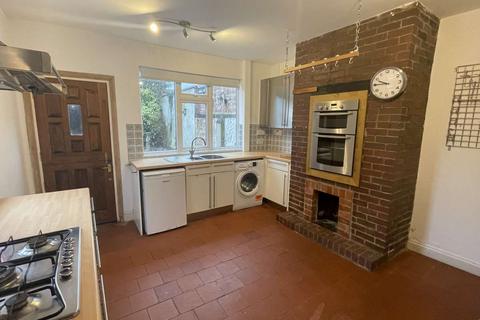 2 bedroom house to rent, Oadby, Regent Street LE2 4DN