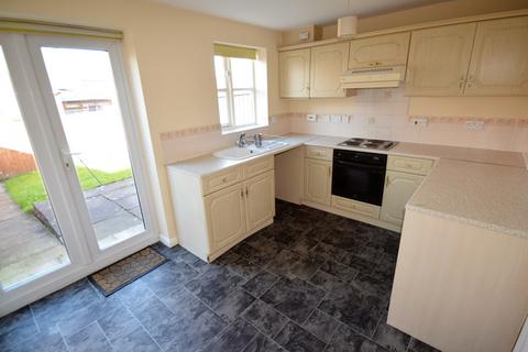 2 bedroom terraced house to rent, Finch Close, Carlisle