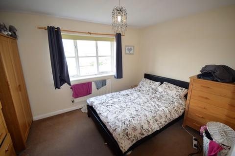 2 bedroom terraced house to rent, Finch Close, Carlisle