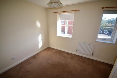 2 bedroom terraced house to rent, Finch Close, Carlisle