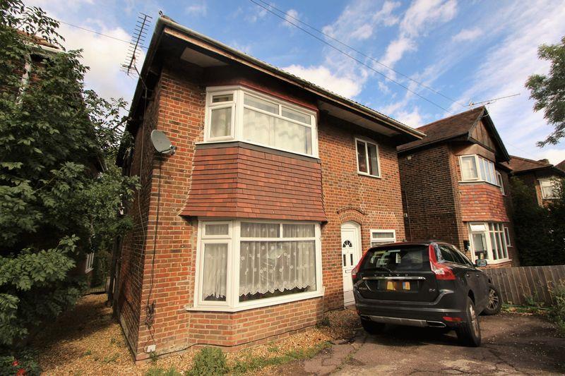 Bitterne Road West, Southampton 4 bed detached house £255,000