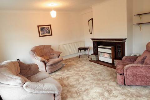 3 bedroom terraced house to rent, Silverdale Drive, Preston PR2