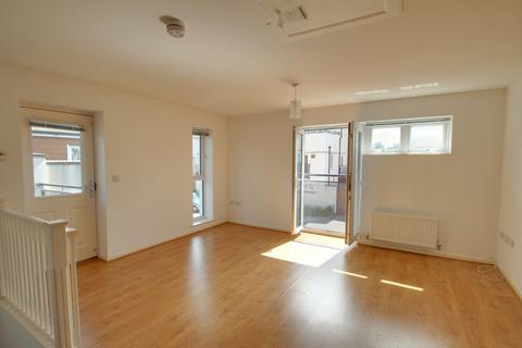 2 bedroom semi-detached house to rent, Watkin Road, Leicester