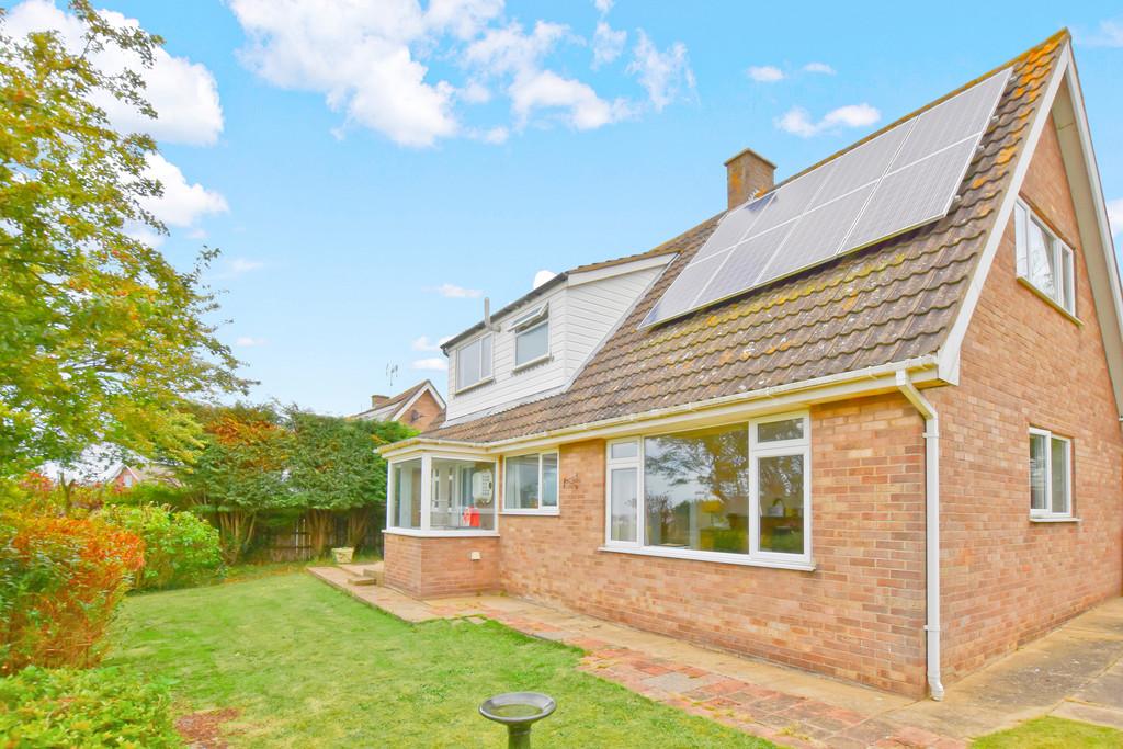 Clifton Park, Cromer 3 bed detached bungalow £335,000