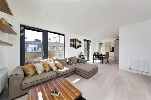 Flat 3, Noble House Kings Place, London, W4 4BA
