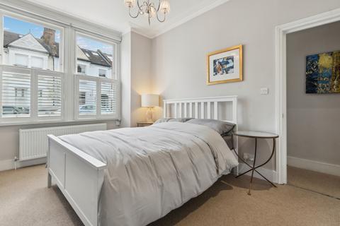 3 bedroom flat to rent, Wardo Avenue, London