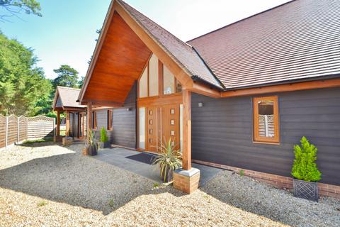 5 bedroom detached house to rent, Chilworth