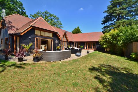 5 bedroom detached house to rent, Chilworth