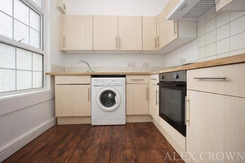 2 bedroom flat to rent, Brecknock Road, Tufnell Park