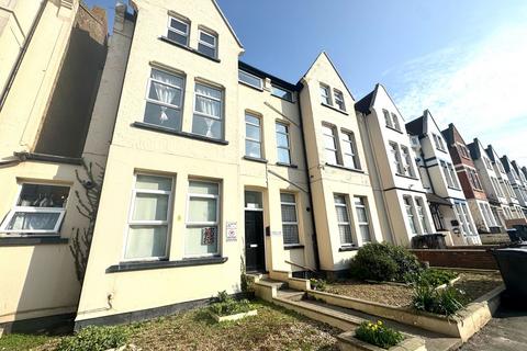 2 bedroom flat to rent, Norfolk Court, Margate