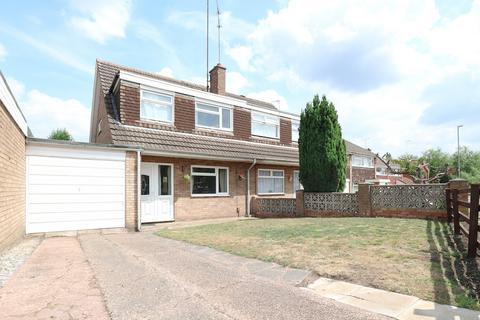 3 bedroom semi-detached house to rent, Birchover Road, Walsall