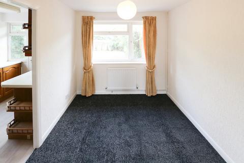 3 bedroom semi-detached house to rent, Birchover Road, Walsall