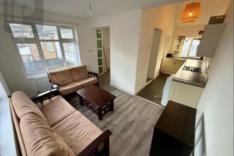 2 bedroom maisonette to rent, Burgess Avenue, Kingsbury, NW9