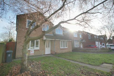 3 bedroom semi-detached house to rent, Larchwood Close, Leicester