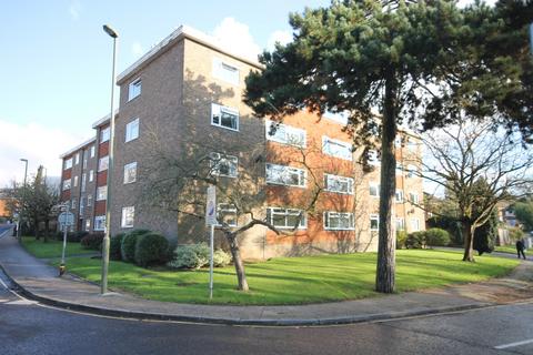 2 bedroom apartment to rent, BRIDGE STREET, LEATHERHEAD, KT22