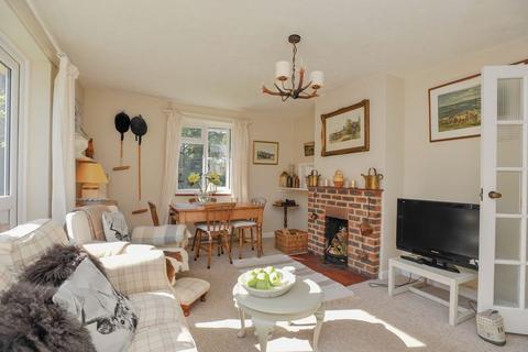 3 bedroom cottage to rent, Petworth Road, Haslemere