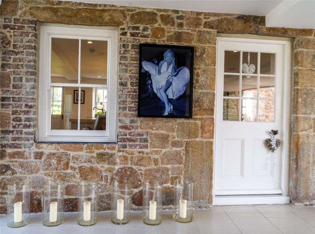 Kitchen Entrance