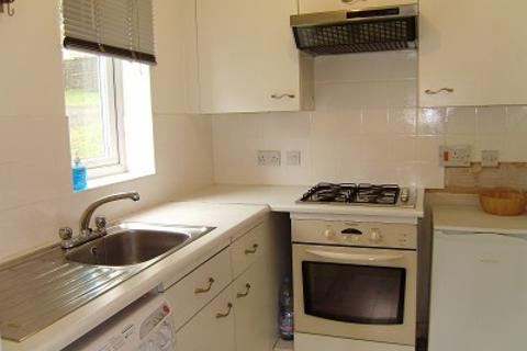 1 bedroom semi-detached house to rent - Cairnside,  High Wycombe,  HP13