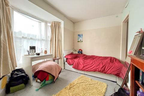 4 bedroom detached house for sale, Stopford Road, Gillingham