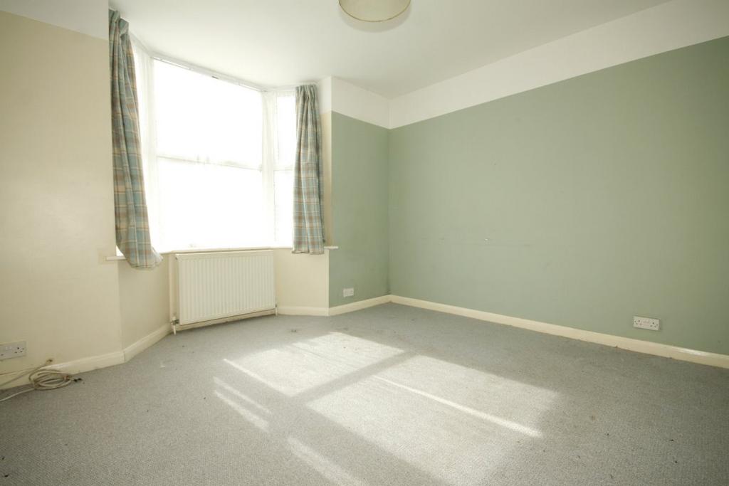 Stopford Road, Gillingham 4 bed detached house for sale £300,000