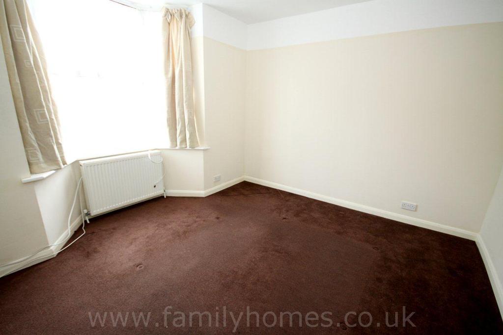 Stopford Road, Gillingham 4 bed detached house £275,000