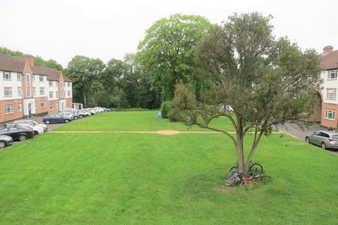 2 bedroom flat to rent, MANOR ROAD, TWICKENHAM