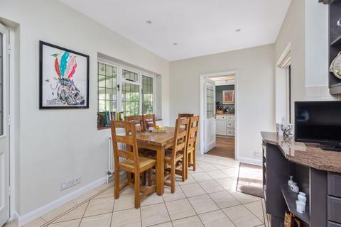 Deer Pond Cottage Highfields, East Horsley, Leatherhead, KT24 5AA