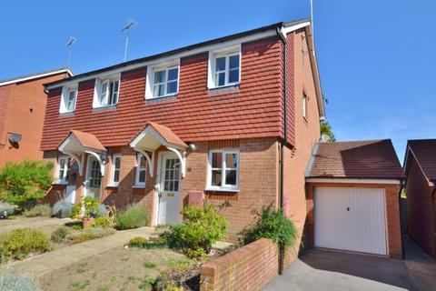 2 bedroom semi-detached house to rent, Northend Close, Petworth