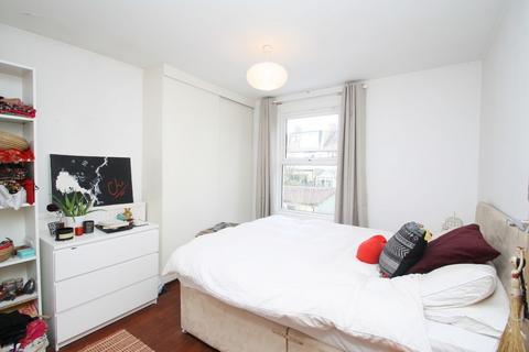 2 bedroom apartment to rent, Clifford Gardens, Kensal Rise NW10